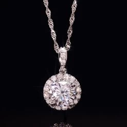Moissanite Pendant (1 1/3 Ctw)