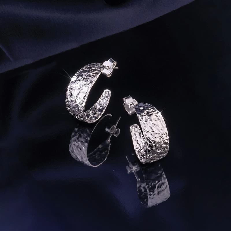 Athenian Hammered Metal Bangle, Necklace & Earrings 4 Athenian Hammered Metal Bangle, Necklace & Earrings - Image 4