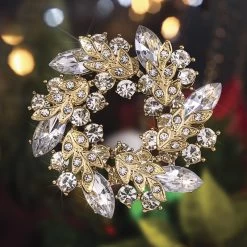 Yuletide Wreath Brooch