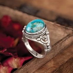 Accessories shop, one for all. 36 Queen's Turquoise Ring